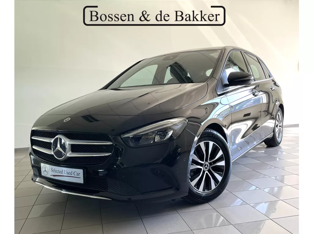 Mercedes-Benz B-klasse 180 Business Solution Luxury | Parkeer camera | Elektrische achterklep | Carplay