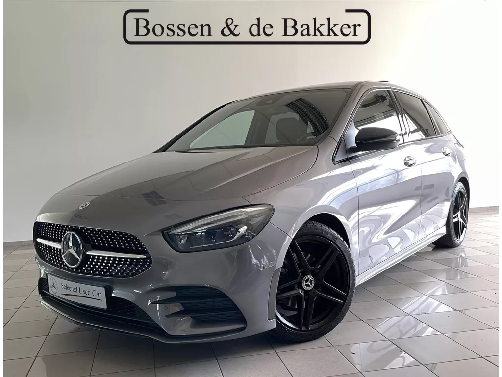 Mercedes-Benz B-klasse 180 Business Solution AMG | Panoramadak | Trekhaak | Carplay | 177 PK